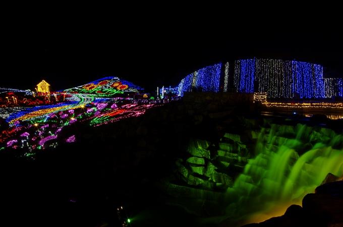 夜を彩るまんのう公園